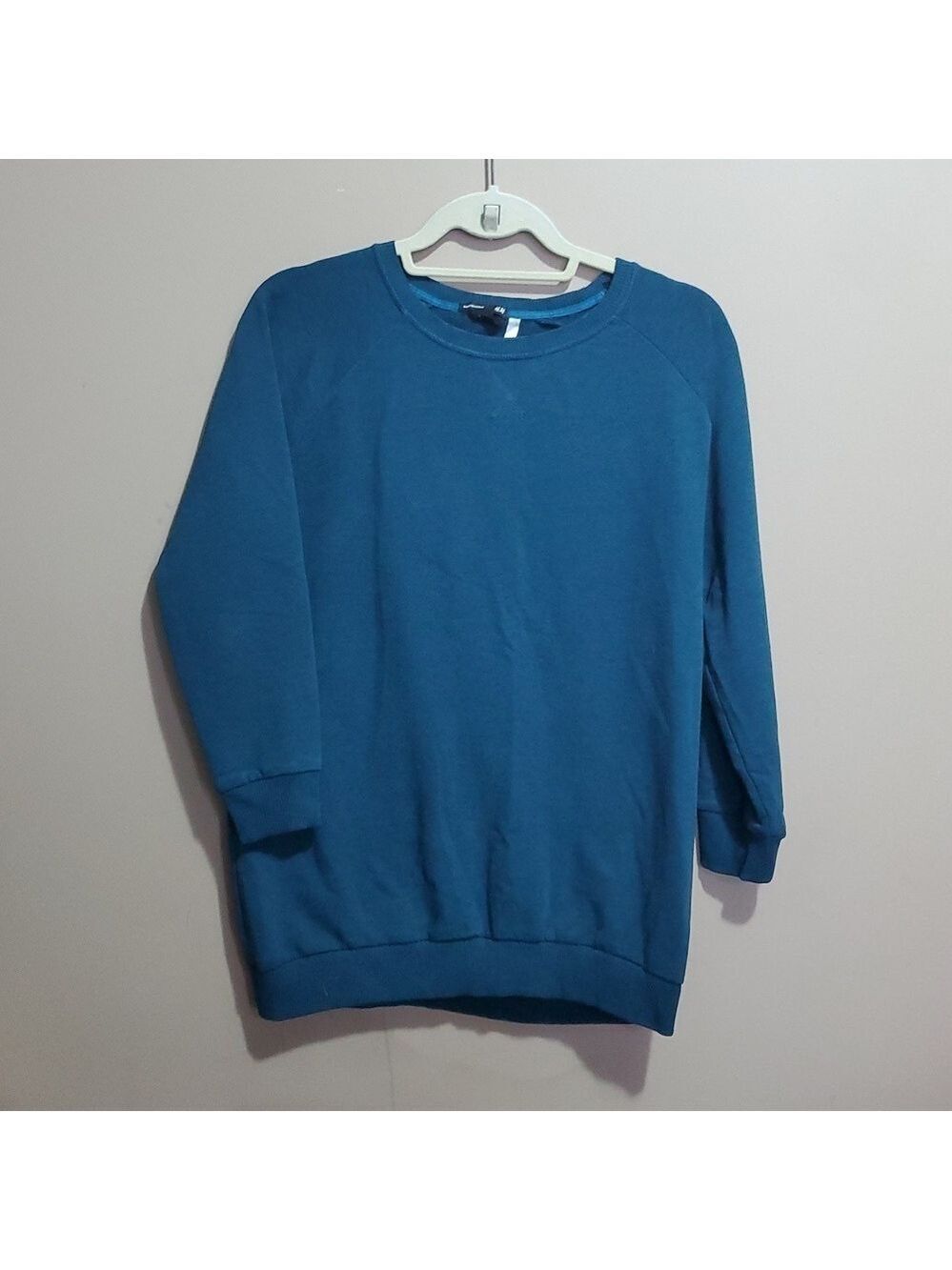 H&M blue crew neck sweatshirt size small